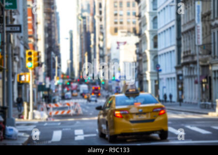 (Unscharfes Bild) das tägliche Leben und die Straße der Verkehr auf den Straßen von Manhattan, New York, USA. Stockfoto