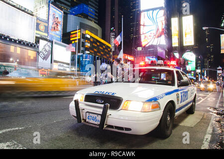 NYPD Polizei Auto in Times Square, New York City Stockfoto