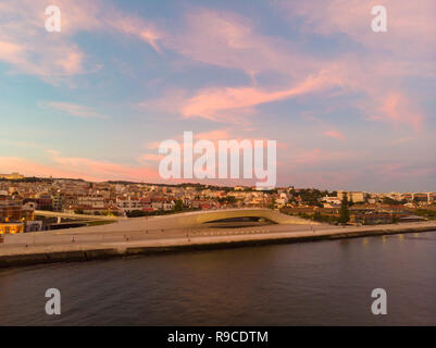 Ansicht der MAAT Museum von Amanda Levete in Lissabon, Portugal Stockfoto