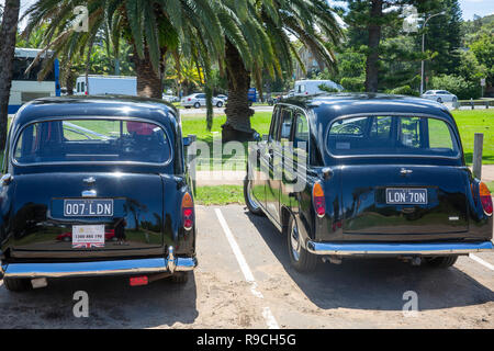 Die schwarzen Londoner Taxis als Braut Hochzeit Auto in Sydney, Australien Stockfoto