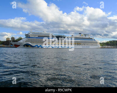 Stockholm/Schweden - 16. Mai 2011: Aidasol Kreuzfahrtschiff Büchse an den Hafen in sonnigen Tag Stockfoto