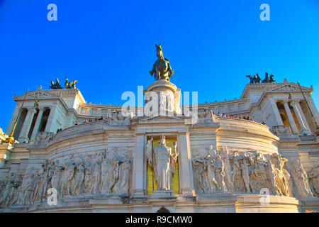 Rom, Italy-September 16, 2017: Altare della Patria. Vittorio Emanuele II-Denkmal am Sonnenuntergang Stockfoto