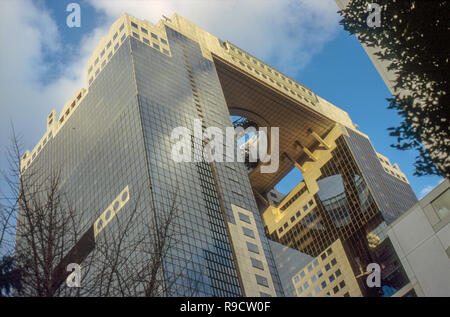 Osaka, Japan, Dezember 2007. Die Oberseite der Umeda Sky Building während der Goldenen Stunde ein winterabend in Japan. Stockfoto