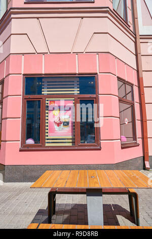 Moskau, Russland - ca. August 2018: McDonald's Restaurant in Moskau. Stockfoto