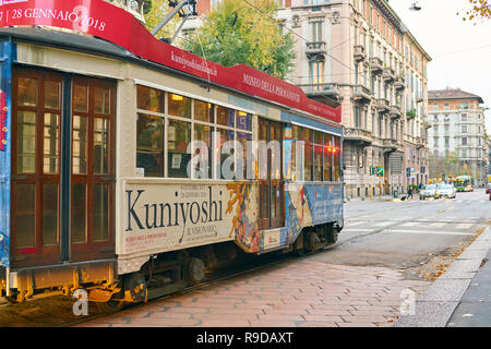 Mailand, Italien - ca. November 2017: Straßenbahn in der Stadt Mailand. Stockfoto