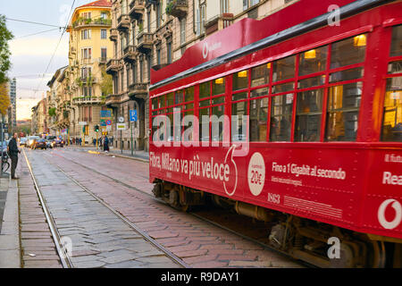 Mailand, Italien - ca. November 2017: Straßenbahn in der Stadt Mailand. Stockfoto