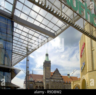 26.05.2005, Chemnitz, Sachsen, Deutschland - Blick auf das Neue Rathaus in der Chemnitzer City. 0 UX 050526 D 060 CAROEX.JPG [MODEL RELEASE: NICHT ZUTREFFEND, PRO Stockfoto