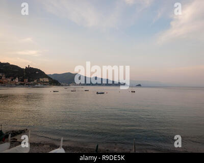 Blick auf das Meer vor Noli, Ligurien - Italien Stockfoto