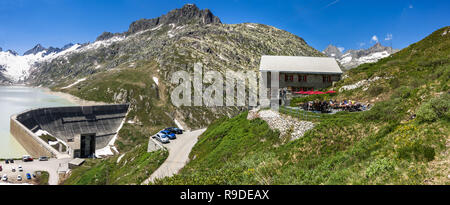 Alpine Refugium in der Nähe von Oberaarsee Damm in die Berner Alpen, Schweiz Stockfoto