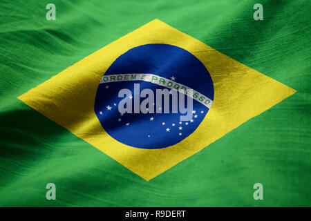 Nahaufnahme von gekräuselten Brasilien Flagge, ​Brazil Flagge weht im Wind Stockfoto