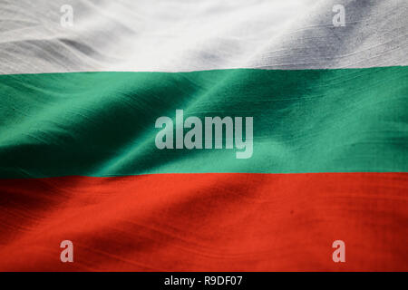 Nahaufnahme von gekräuselten Bulgarien Flagge Bulgarien Flagge weht im Wind Stockfoto