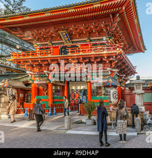 Eingang zum alten Kanda-Myojin-Schrein, einem Shinto-Schrein in Chiyoda, Tokio, Japan Stockfoto