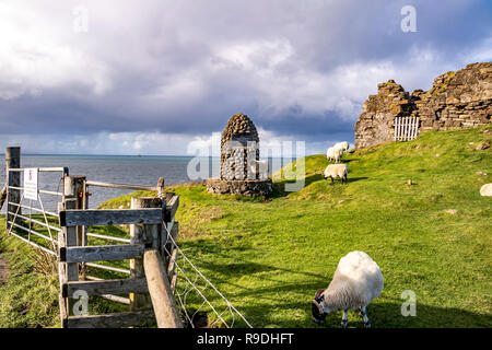 DUNTULN, Isle of Skye/SCHOTTLAND - 14. Oktober 2018: Diese Cairn ist zum Gedenken an den MacArthurs heriditary Pipers. Stockfoto