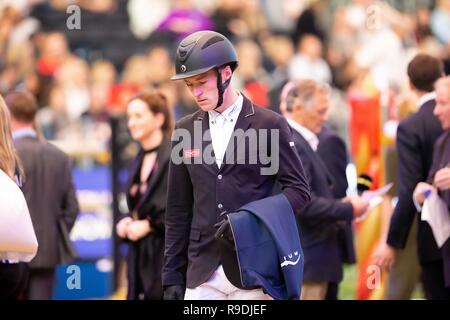 London, Großbritannien. 22. Dez 2018. Sieger. William Whitaker. Coursewalk. Die Longines FEI Weltcup Springen. Springen. Olympia. Die London International Horse Show. London. GBR. Credit: Sport in Bildern/Alamy leben Nachrichten Stockfoto