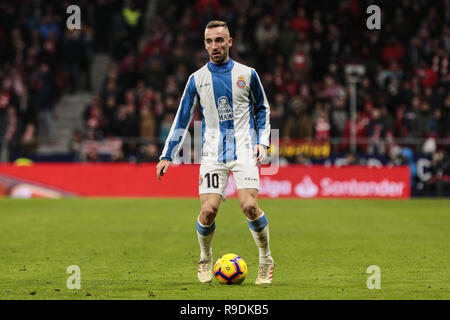 Madrid, Madrid, Spanien. 22 Dez, 2018. Die RCD Espanyol Sergi Darder während La Liga Match zwischen Atletico de Madrid und der RCD Espanyol an Wanda Metropolitano Stadion in Madrid, Spanien. Credit: LEGAN S. Mace/SOPA Images/ZUMA Draht/Alamy leben Nachrichten Stockfoto