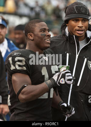 Oakland, Kalifornien, USA. 7. Nov 2010. Oakland Raiders wide receiver Jacoby Ford #12 am Sonntag, 7. November 2010, im Oakland-Alameda County Coliseum in Oakland, Kalifornien. Die Räuber besiegt die Leiter 23-20. Credit: Al Golub/ZUMA Draht/Alamy leben Nachrichten Stockfoto