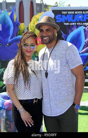 Culver City, CA, USA. 1 Apr, 2017. LOS ANGELES - APR 1: Boris Kodjoe, Nicole Ari Parker im "murfs: Das verlorene Dorf'' Premiere ArcLight Kinos am 1. April 2017 in Culver City, CA Credit: Kay Blake/ZUMA Draht/Alamy leben Nachrichten Stockfoto