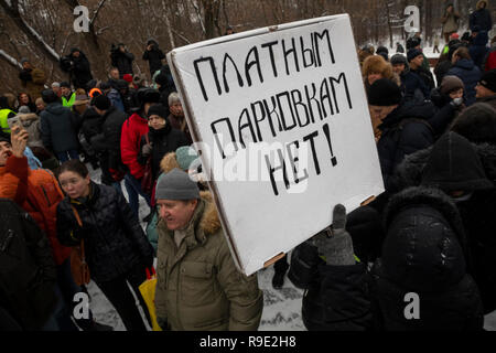 Moskau, Russland. 23 Dezember, 2018: Protest gegen erhöhte Parkgebühren. Parkgebühren auf Straßen im Garten Ring Road und auf ein paar Punkte in der Nähe der dritten Ringstraße waren vom 15. Dezember 2018 gestiegen, von 80 auf 380 Rubel pro Stunde. Credit: Nikolay Winokurow/Alamy leben Nachrichten Stockfoto