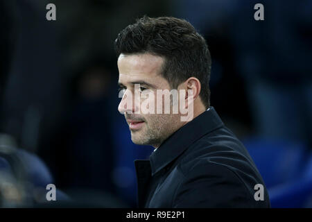 Liverpool, Großbritannien. 23 Dez, 2018. Everton Manager Marco Silva an schaut. Premier League match, Everton v Tottenham Hotspur im Goodison Park in Liverpool am Sonntag, den 23. Dezember 2018. pic von Chris Stading/Andrew Orchard sport Fotografie/Alamy Leben Nachrichten dieses Bild dürfen nur für redaktionelle Zwecke verwendet werden. Nur die redaktionelle Nutzung, eine Lizenz für die gewerbliche Nutzung erforderlich. Keine Verwendung in Wetten, Spiele oder einer einzelnen Verein/Liga/player Publikationen. Credit: Andrew Orchard sport Fotografie/Alamy leben Nachrichten Stockfoto