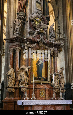 Wien, Österreich - 26 August, 2018: die Innenseite der Stephansdom in Wien, Österreich Stockfoto