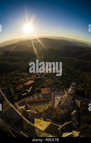 Sonnenuntergang von Tibidabo Kirche durch Fisheye Stockfoto