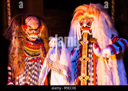 UBUD, BALI, Indonesien - April 19: Legong traditionellen balinesischen Tanz in Ubud, Bali, Indonesien April 19, 2018 Stockfoto