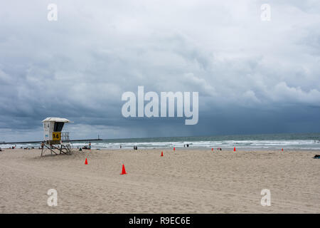 10. MAI 2015 - San Diego, Kalifornien: Ein Gewitter Rollen in Mission Beach in San Diego, Kalifornien Stockfoto