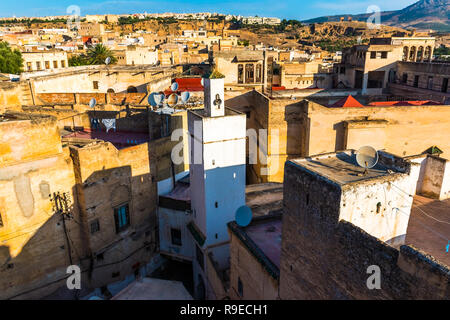 Stadtbild Blick über die Dächer der Medina von Fes, Marokko, Afrika Stockfoto