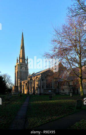 Winter Blick auf die Pfarrkirche St. Maria und St. Nicolas, Spalding Stadtzentrum, Lincolnshire County; England; UK Stockfoto