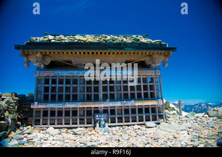 Oyama Schrein in Tateyama Berge, Japan. Oyama Schrein ist das höchste Heiligtum entfernt in Japan. Stockfoto