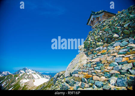 Oyama Schrein in Tateyama Berge, Japan. Oyama Schrein ist das höchste Heiligtum entfernt in Japan. Stockfoto