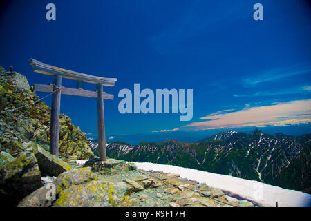Oyama Schrein in Tateyama Berge, Japan. Oyama Schrein ist das höchste Heiligtum entfernt in Japan. Stockfoto