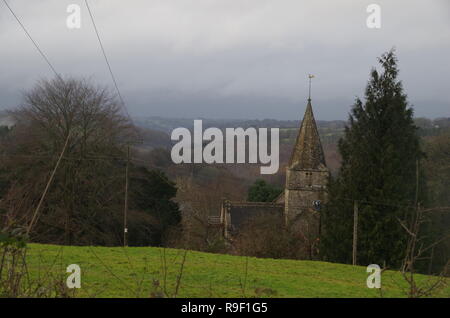 St Kenelm's Kirche. Sapperton. Bathurst Immobilien. Der Macmillan. Weitwanderweg. Gloucestershire. Cotswolds. England. Großbritannien Stockfoto