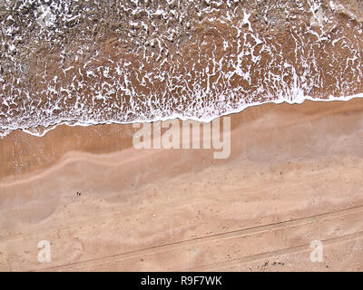 Luftaufnahme von granelli Strand, einem Badeort in Sizilien. Der Schuß wird während einer schönen sonnigen Tag genommen Stockfoto