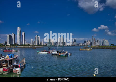 Panama City, Panama, Costal Skyline mit Wolkenkratzern Stockfoto