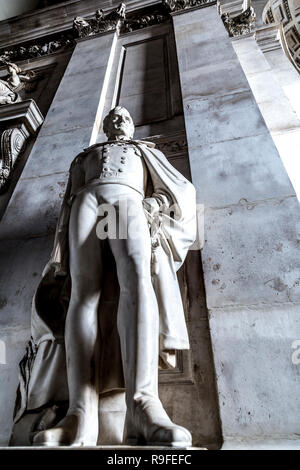 Denkmal für Major General Sir John Thomas Jones von William Behnes im St Pauls Cathedral, London, UK Stockfoto