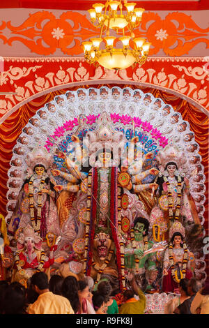 Kali Badi, C.R. Park, New Delhi, DT-16 Oct 2018. Eine Ansicht von Durga Puja Pandal Idiol In Stockfoto