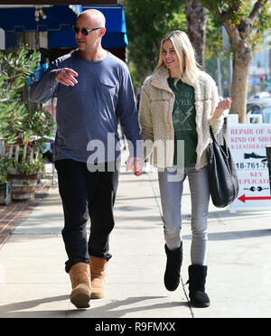 Brooke Burns und Ehemann Gavin O'Connor unterwegs Mit: Brooke Burns, Gavin O'Connor Wo: Los Angeles, Kalifornien, Vereinigte Staaten, wenn: 22 Nov 2018 Credit: WENN.com Stockfoto