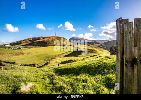 Duntulm von den Ruinen von Duntulm Castle, Isle of Skye - Schottland gesehen. Stockfoto