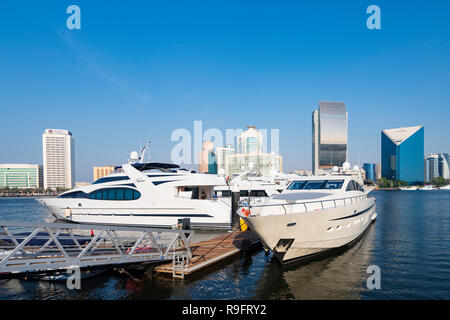 Neue Al Seef Marina am Bach mit angrenzenden auf neue Heritage District in Dubai, Vereinigte Arabische Emirate Stockfoto