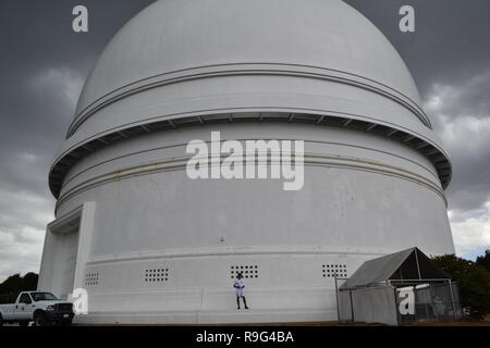 Ein überraschend thundery, regnerischen Nachmittag am historischen Palomar Mountain Observatory, Kalifornien, San Diego County. Juli 2018. Die Anlage ist bei 6.000 ft Stockfoto