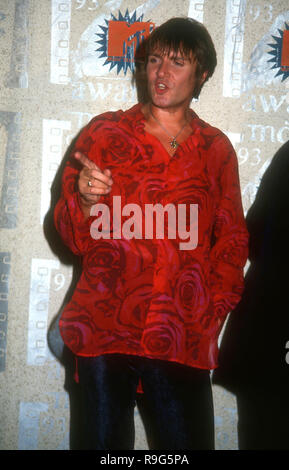 BURBANK, CA - 5. JUNI: Musiker Simon LeBon von Duran Duran der zweiten jährlichen MTV Movie Awards am 5. Juni 1993 an die Walt Disney Studios in Burbank, Kalifornien. Foto von Barry King/Alamy Stock Foto Stockfoto