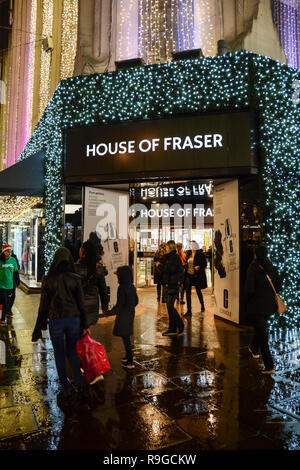 London, England, UK. 23. Dezember, 2018. Londoners Einkauf für die last minute Angebote auf der Oxford Street © Benjamin John/Alamy Leben Nachrichten. Stockfoto