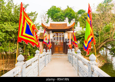 Ein buddhistischer Tempel in der Nähe der buddhistischen Tempel Tran Quoc Pagode, ein Symbol von Hanoi in Vietnam. Stockfoto