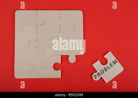 Business Teamarbeit Begriff - Puzzle Stücke mit Wort 'Problem' auf Holz- Hintergrund Stockfoto