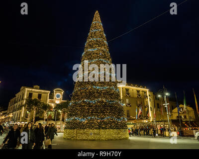 Piazza Tasso an Weihnachten in Sorrento, Kampanien, Italien Stockfoto