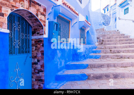 Traditionelle marokkanische architektonischen Details in Tanger, Marokko, Afrika. Chefchaouen blaue Stadt in Marokko. Stockfoto