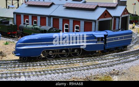Queen Elizabeth ein Modell einer Klasse 8 P Krönung klasse Lokomotive. Stockfoto