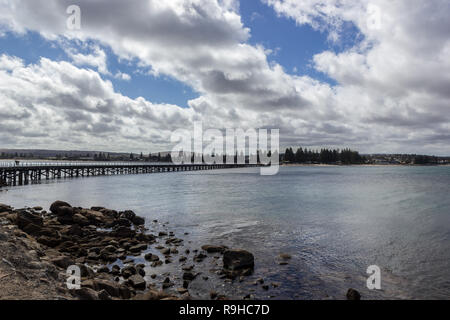 Der Damm zwischen Victor Harbor und Granite Island, Victor Harbor, South Australia Stockfoto