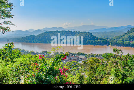 Ein Blick über den Mekong River von hohen phou Si Hügel in Laos Stockfoto